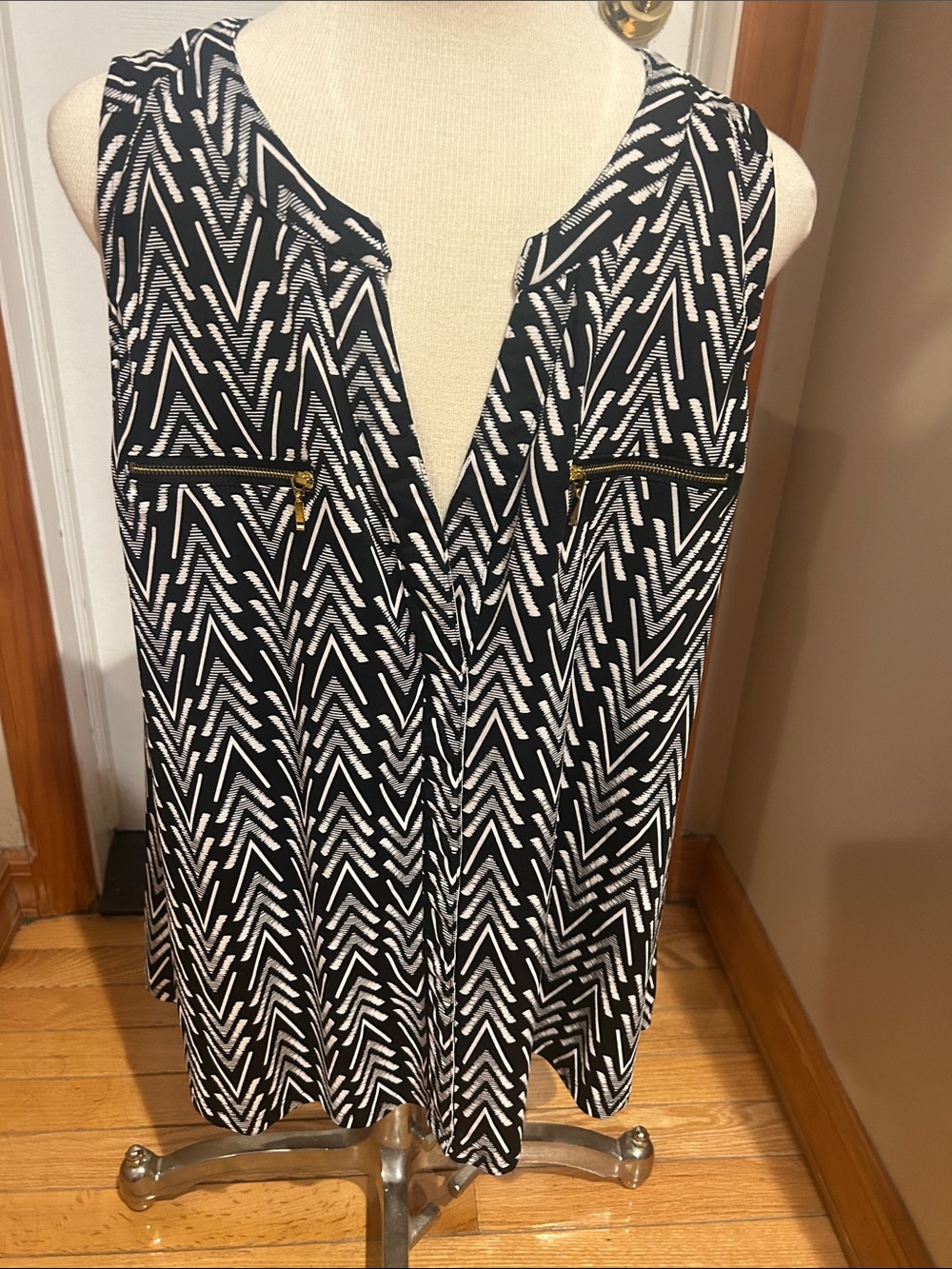 Sleeveless Black and White Chevron shirt